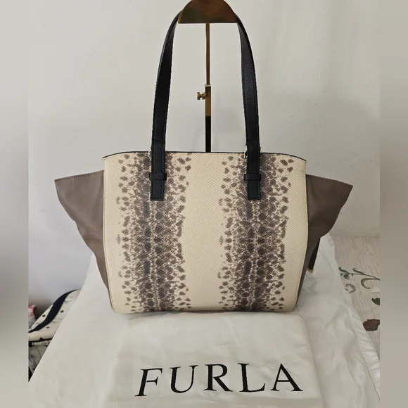 Furla Snakeskin LIKE NEW CONDITION & DUSTBAG - Picture 2 of 6